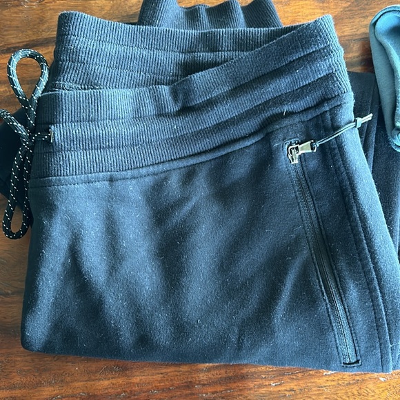 Lot of 3 Old Navy Dynamic Fleece Joggers size large - Picture 3 of 4